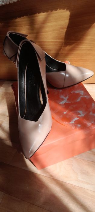 Туфли на шпильке