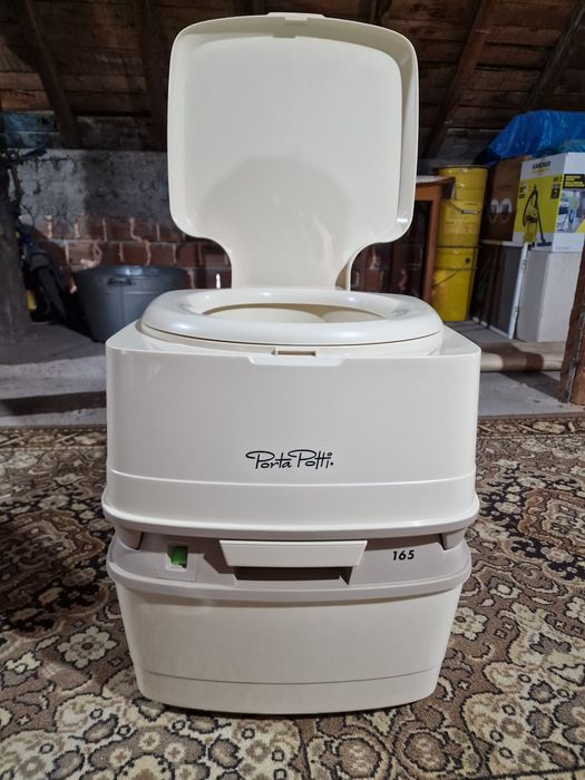 Преносима тоалетна (химическа)