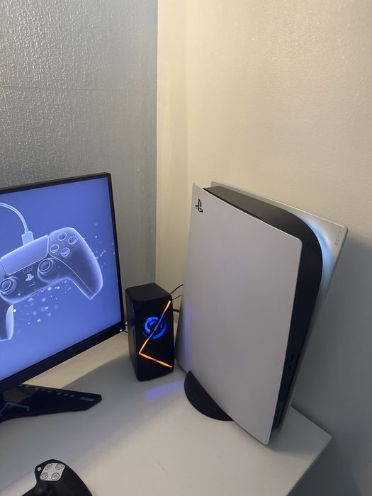 PS5 disk 1TB cu suport,MonitorLenovo G24e-20 122hz ,9 jocuri, un controller cu husa