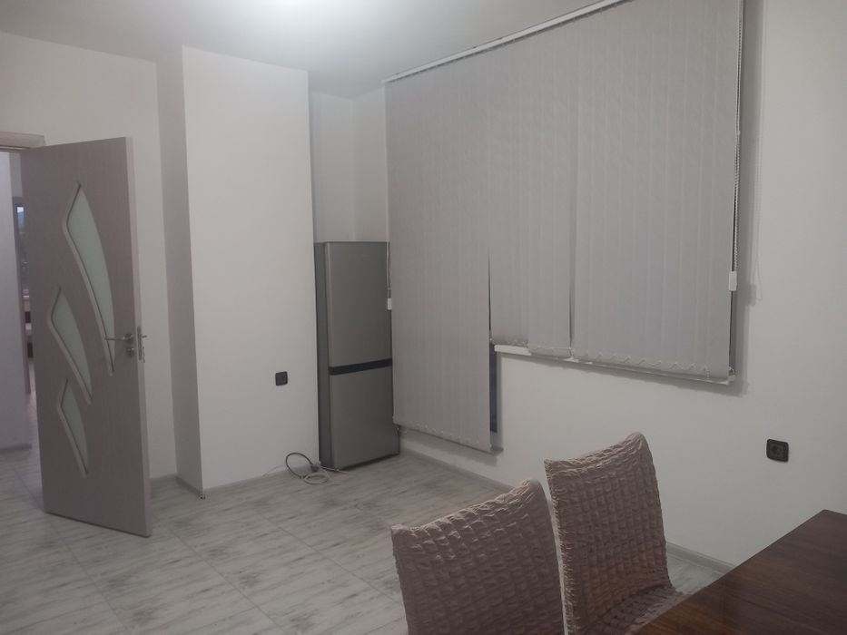 Дава се под наем Тристаен апартамент в Кърджали, Център - 75 кв.м за 285.6 € - Снимка #2