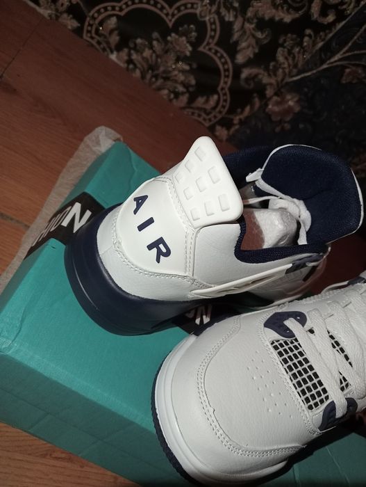 Кроссовки новые,размер:41