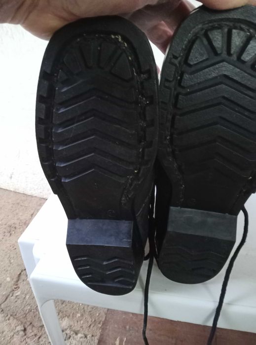 Продавам кубинки -нови от естествена кожа