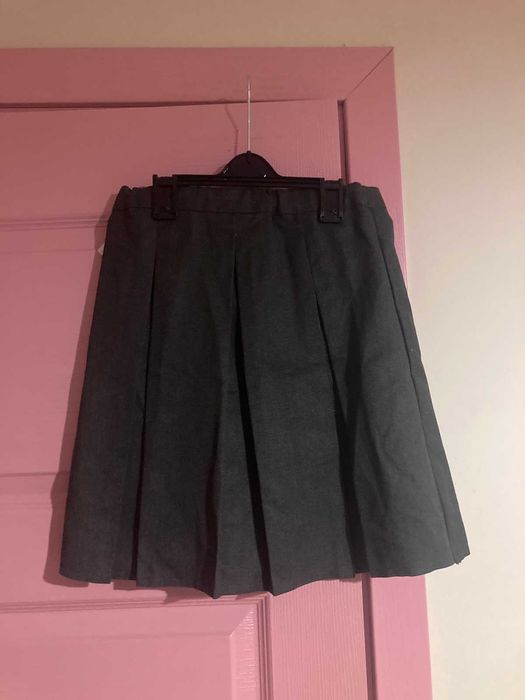 Официални рокли, тоалети за повод и за първи учебен ден