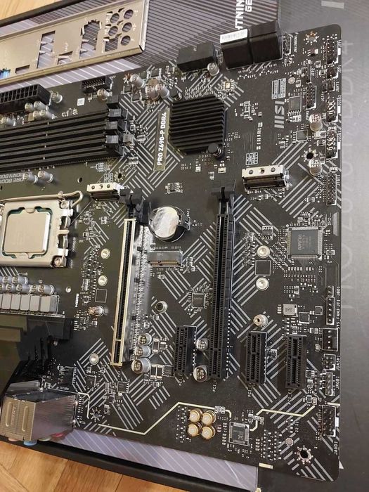 Intel Core i7 13700KF + MSI Pro Z690-P DDR4