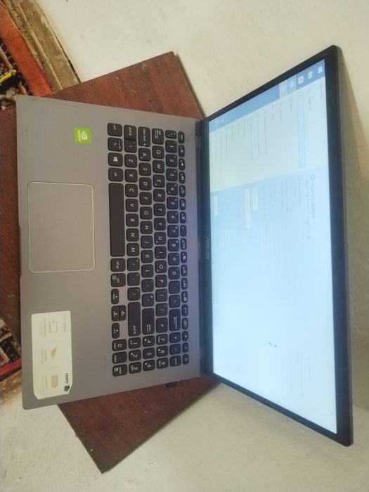 Asus Core i7 noutbuk