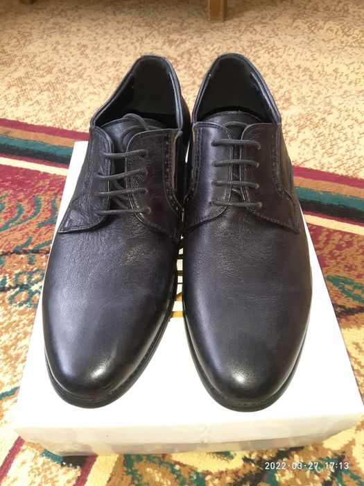 Арзан бағада Ерлер аяқ киімдері сатылады