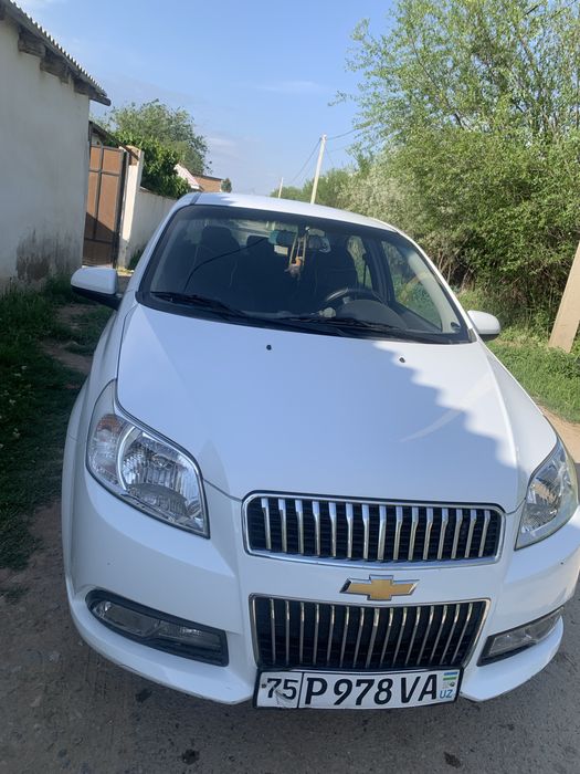 Нексия 3 сотилади.