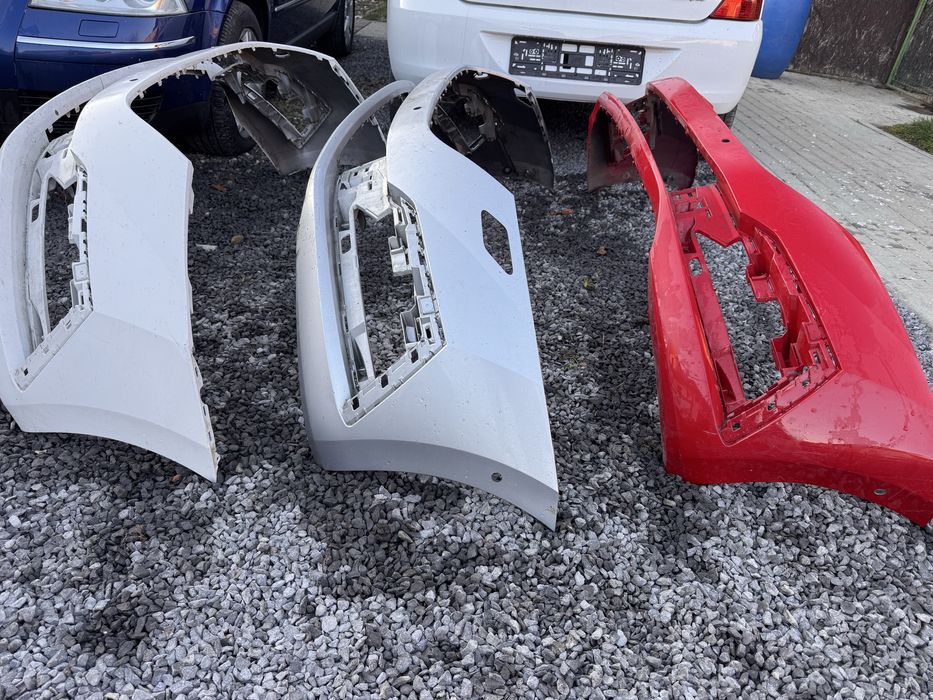 Bara fata Skoda Octavia 4 alb gri albastru rosu gri