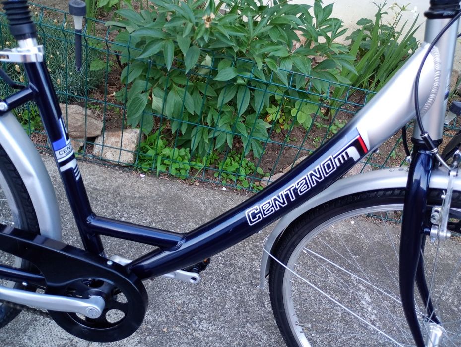 Vând bicicletă damă CENTANO,roți 28,cu 3 viteze Nexus,frână picior !
