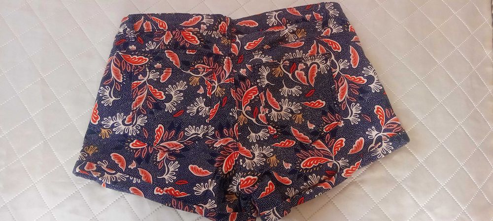 Дамски дънкови къси панталони