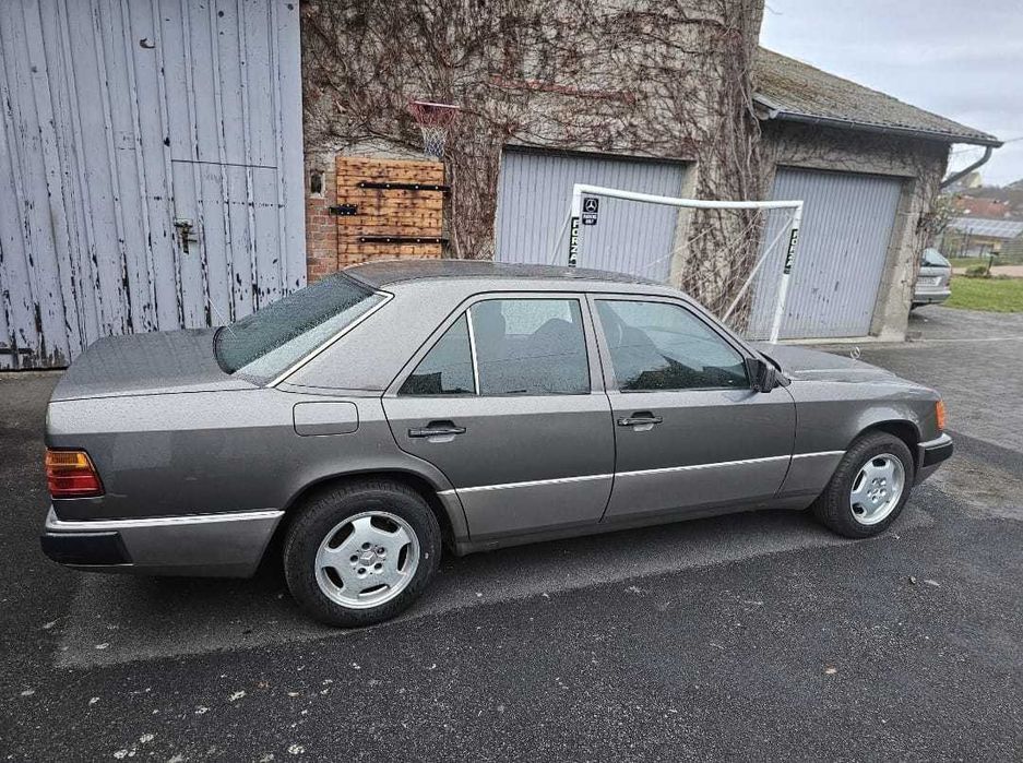 Mercedes W124 E300