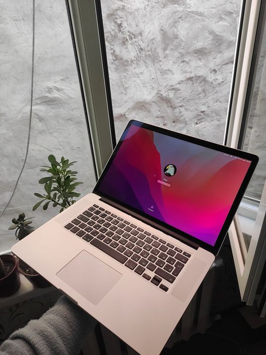 Apple MacBook PRO. i7/16Gb/512Gb/GPU DDR5. В отличном состояние.