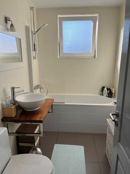 3 camere , 112500euro negociabil. Floresti.