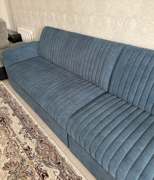 Диван вместительный