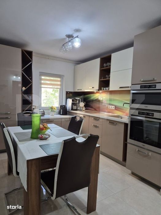 Apartament 4 camere, 80 mp, 2 balcoane, renovat, zona Manastur