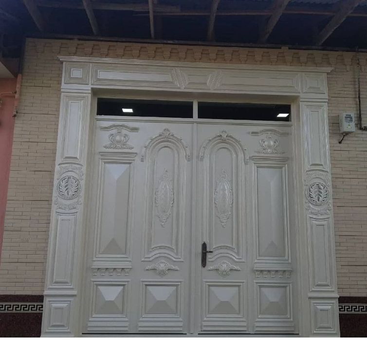 Дарвоза, решëтка, перила ва козероглар