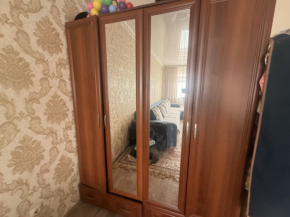 Шкаф для одежды.