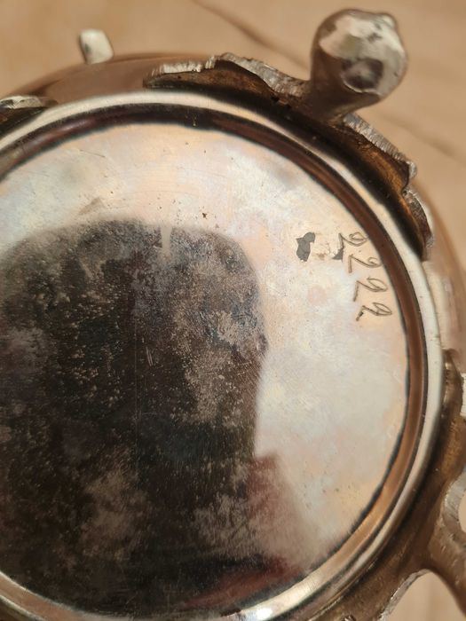 Продавам старинна купичка