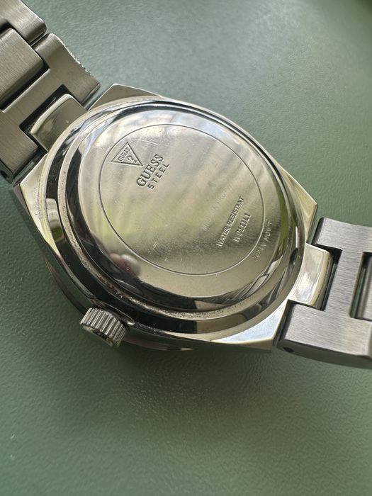 Сребърен часовник Guess