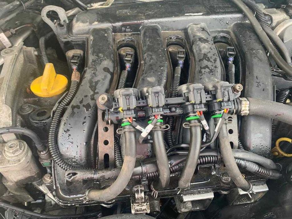 dezmembrez renault Fluence 1.6i/bara spate fluence/usa fata fluence/