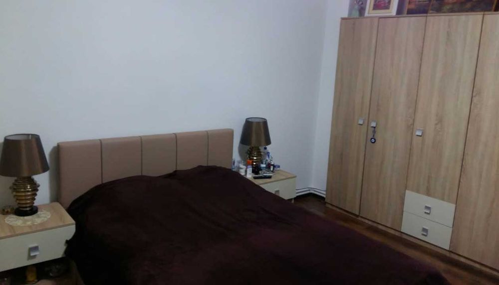 Vând apartament 3 camere