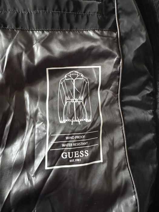 Дамско яке с качулка - Guess