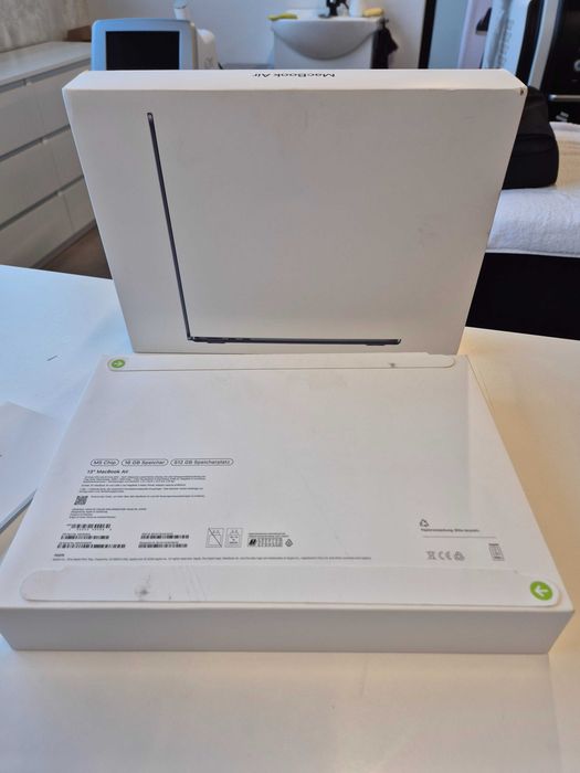 Apple MacBook Air 13" M5 – 16 GB RAM – 512 GB SSD  Vând Apple MacBook Air 13" cu cip M5, configurație 16 GB RAM și 512 GB SSD.   Stare impecabilă