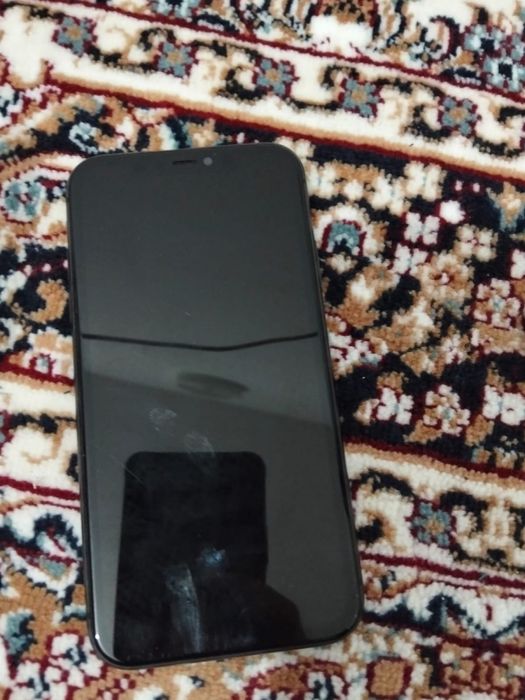 Айфон 11 маленький трещина в экране