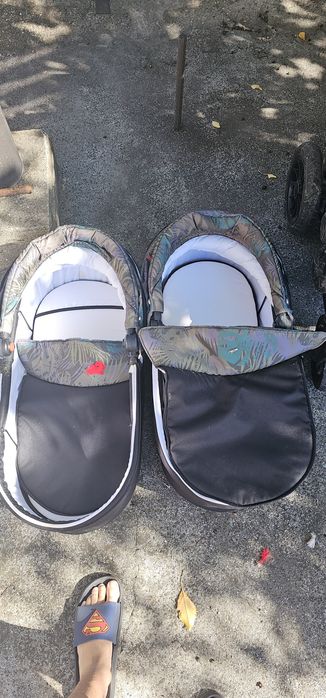 Количка за близнаци