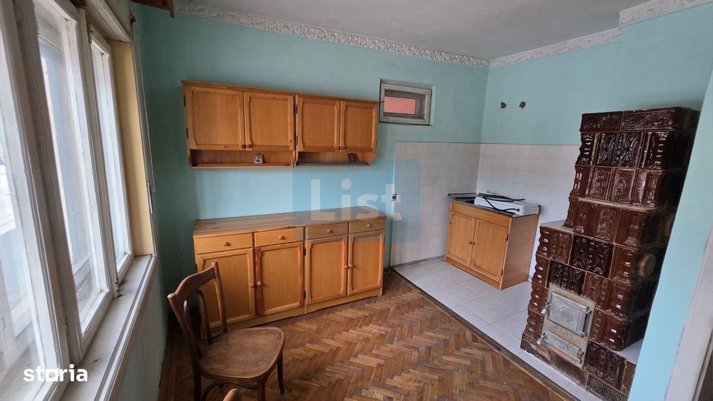 Casa 8 camere + Teren 441 mp, Central