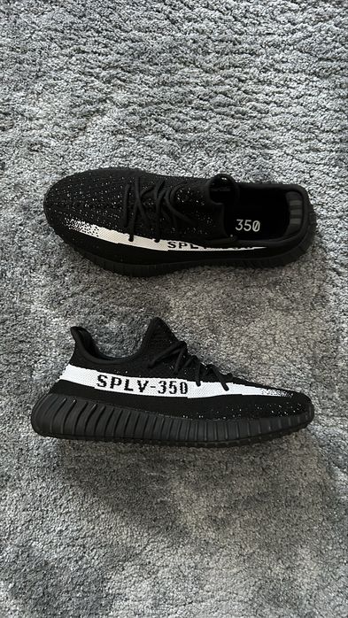 Yeezy Boost 350 V2 White Tail - Nou Nouți - Marimea 43