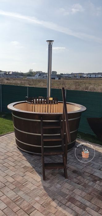 Ciubăr din lemn hot tub jacuzzi
