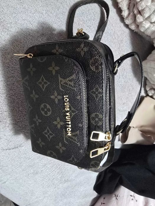 Дамска чанта в кафяв цвят