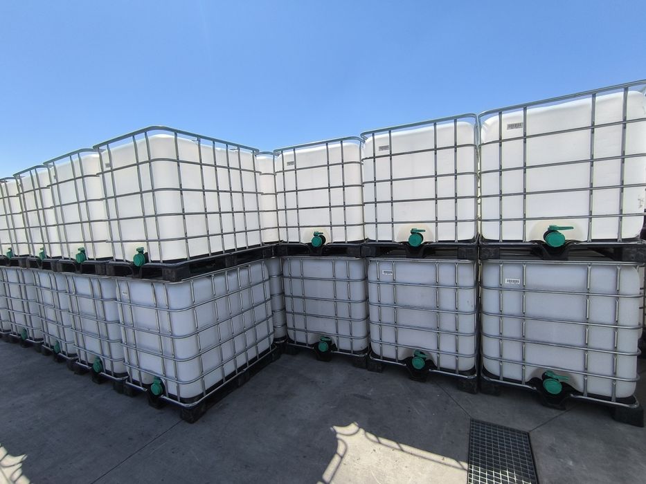 Цистерни ,бидони 1000 литра