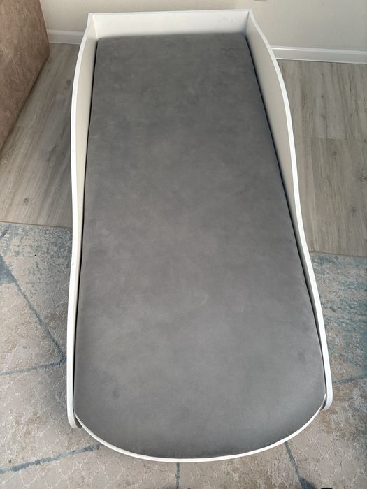 Кровать-машина синяя