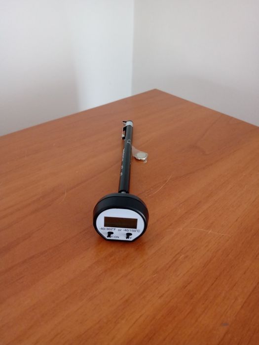 Termometru alimentar nou.