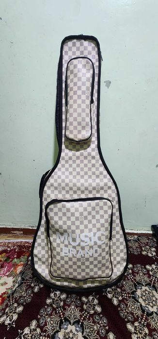 Gitara sotiladi karavan 1mln200 kelishamiz