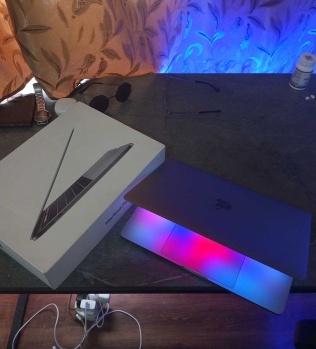 Apple MacBook PRO. Full Комплект. В отличном состояние.
