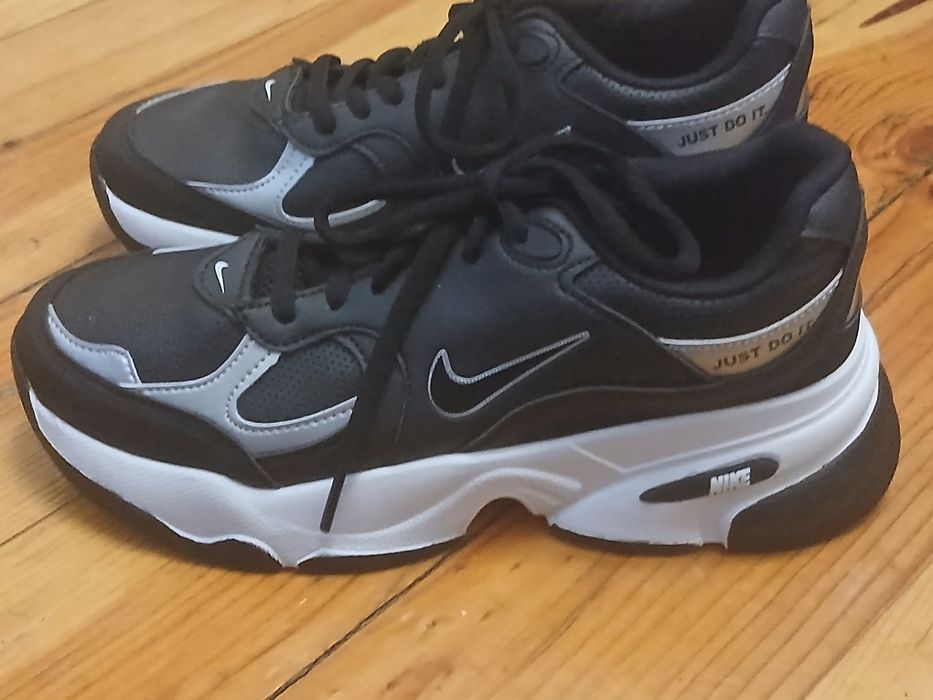Маратонки NIKE Намаление