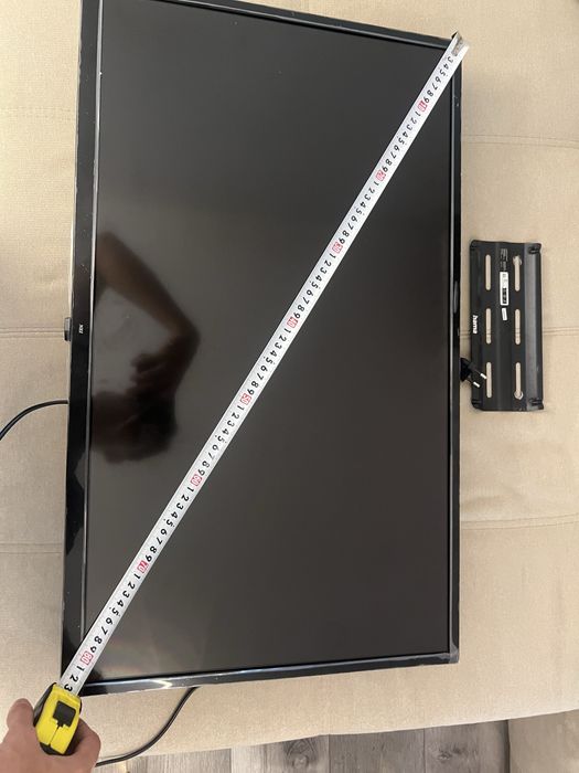 Televizor HD LED NEI 32NE4000 (80 cm) + Suport de perete HAMA inclus – Stare excelentă