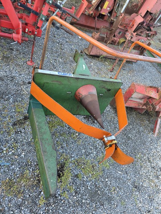 Sapargator lemn in tiranti la tractor tip Burghiu 2x bucati