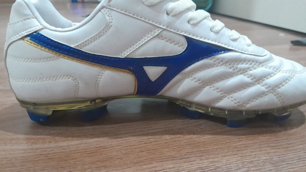 Футбольные бутсы