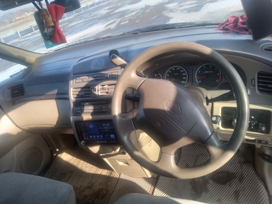 Ниссан присаж 2000г