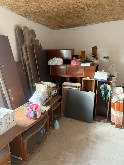 Офисные шкафы и столы