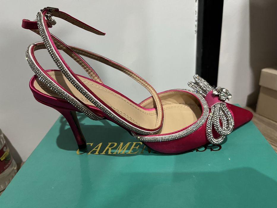 Туфли босоножки.