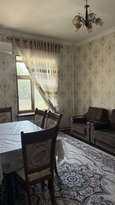 Продается квартира в центре Навои, Чирчик