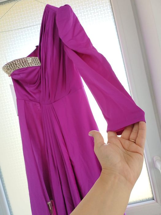Rochie eleganta cu eticheta