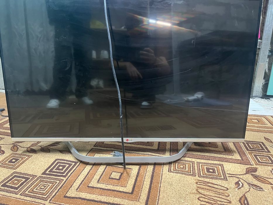 Телевизор LG 42LB679V (Smart TV, 42" / 107 см)