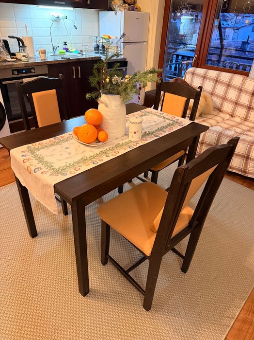 Комплект маса с 4 стола