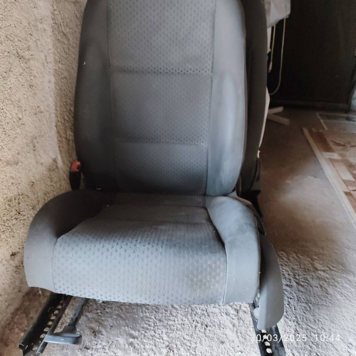 Продавам седалки за VW Touran